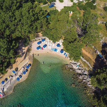 Lovely Apartment In Veli Losinj With Kitchen Экстерьер фото