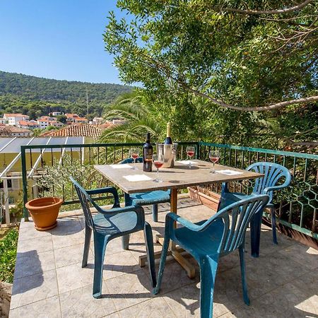 Lovely Apartment In Veli Losinj With Kitchen Экстерьер фото