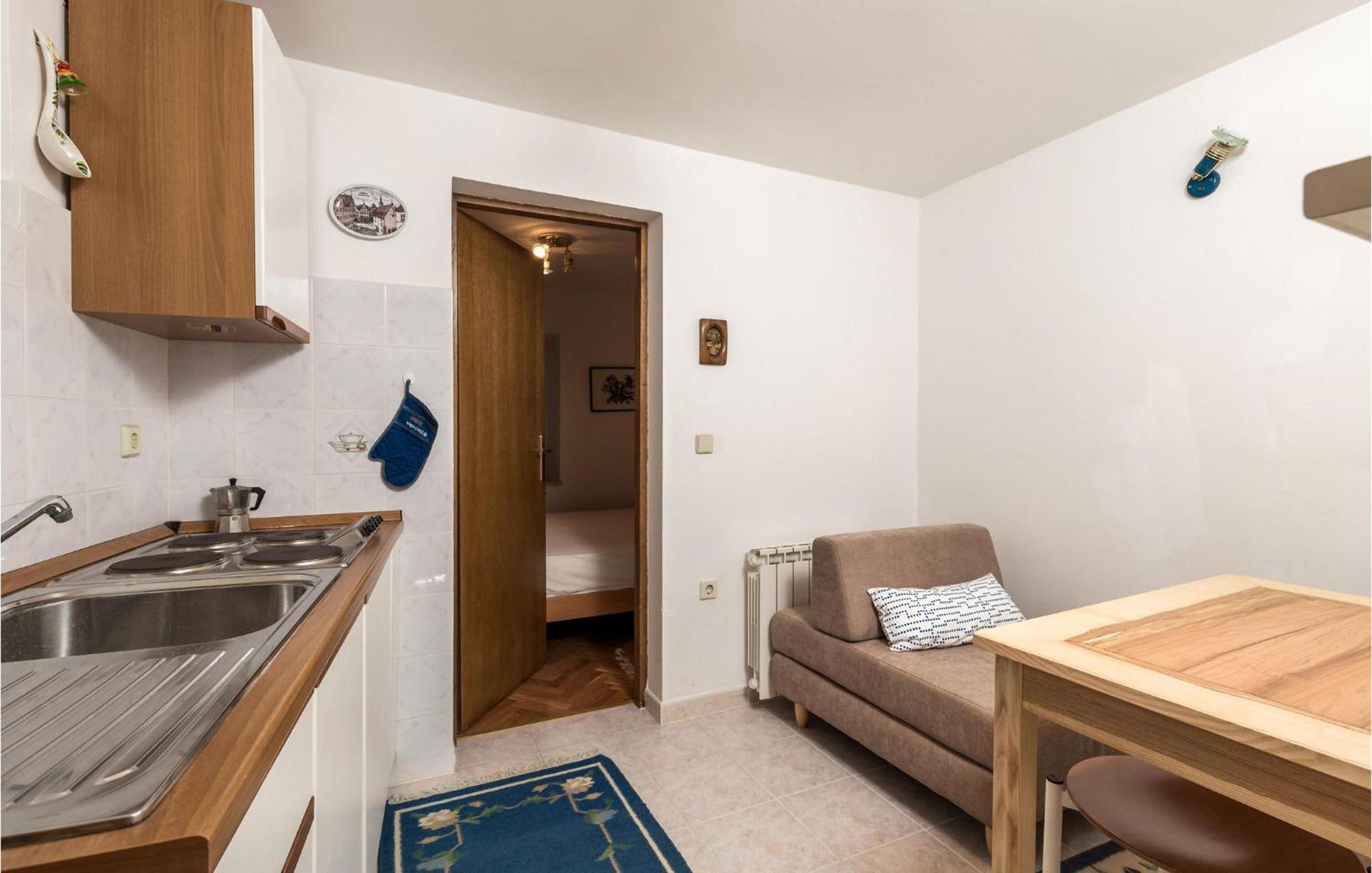 Lovely Apartment In Veli Losinj With Kitchen Экстерьер фото
